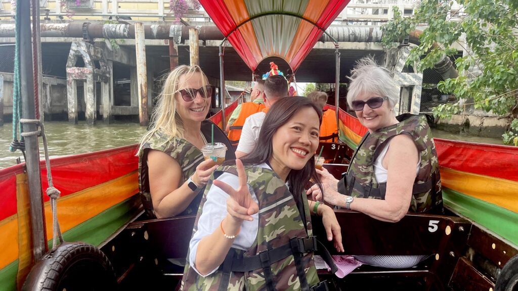 Private Bangkok tour with guide Kanny – Mandy T. on a traditional long-tail boat ride through the city’s canals